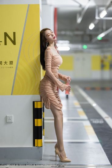 我和办公室女同事的性事小说