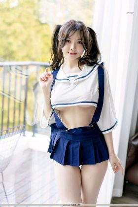 把手伸进妈妈的短裙小说